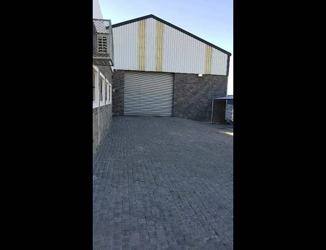 700M² FACTORY TO LET IN BLACKHEATH INDUSTRIAL